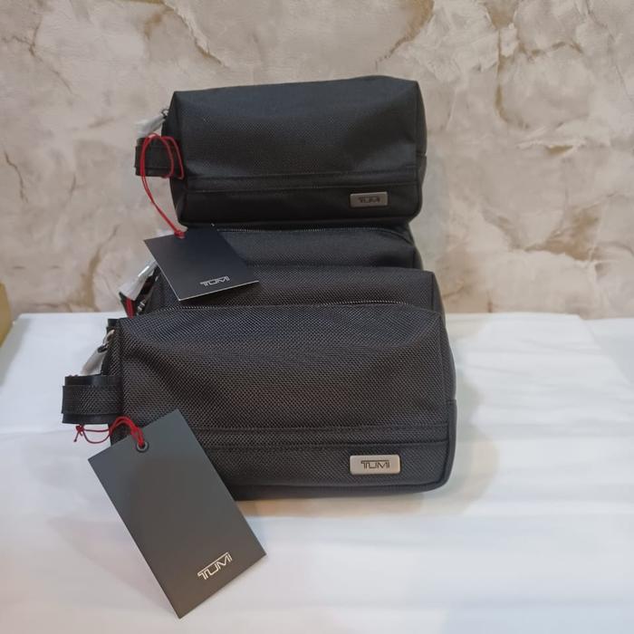 Gambar Tas Tumi Small Kit Pouch Men Black/Black Gold/Red/Navy - Black Gold, Small dari Plumee undefined 5 Tokopedia