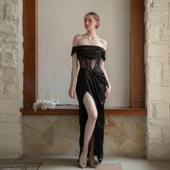 Gambar Coma Label - Ophelia Dress In Black, Purple Haze, Pink, White & Nude Bronze // Party Gown / Bridesmaids Gown / Bridesmaids Dress / Dress Pesta / Baju Pesta / Gaun Pesta / Lace Dress / Dress Lace / Satin Dress / Gaun Mewah Terbaru Terlaris Terbaik - Black, XS dari Blackwater480 undefined Tokopedia