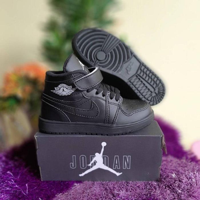 Gambar Sepatu Sneakers Anak Jordan Full Black Grade Original Premium Quality Umur 2 3 4 5 6 7 8 9 10 Tahun - Full Black, 26 dari Little Star ID_NEW undefined Tokopedia