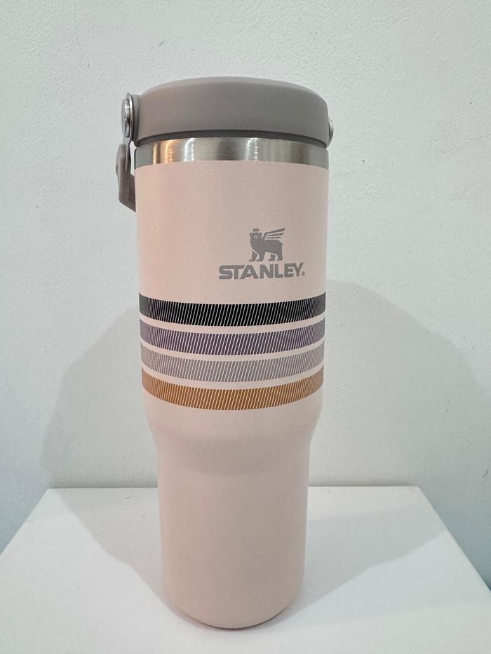 Gambar STANLEY Iceflow Original Tumbler - Flip Straw Vacuum Insolated Bottle 30oz (900ml) - Milky White Str dari JBtoys undefined Tokopedia