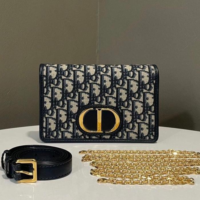 Gambar VGC, Christian Dior 2-in-1 30 Montaigne Pouch Belt Bag Size 13,5cm x 5cm x 9cm With db, chain, strap dari laspaccios undefined Tokopedia