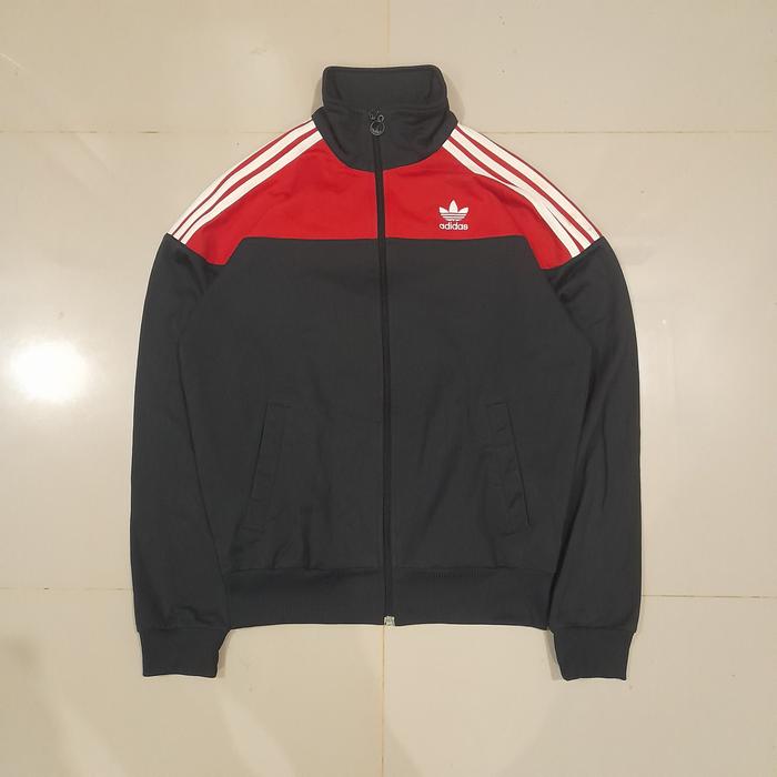 Gambar Tracktop jaket adidas Georgia dari Second baper undefined Tokopedia
