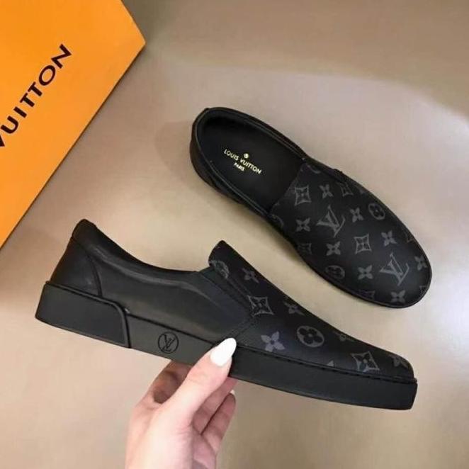 Jual Original- Sepatu kets mode rendah atas pria Louis Vuitton/LV