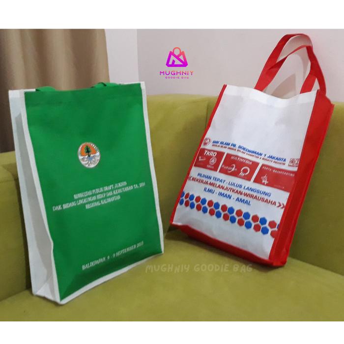 Gambar goodie bag spunbond jahit tebal custom GRATIS Sablon/Print dari Mughniy Goodie Bag undefined Tokopedia