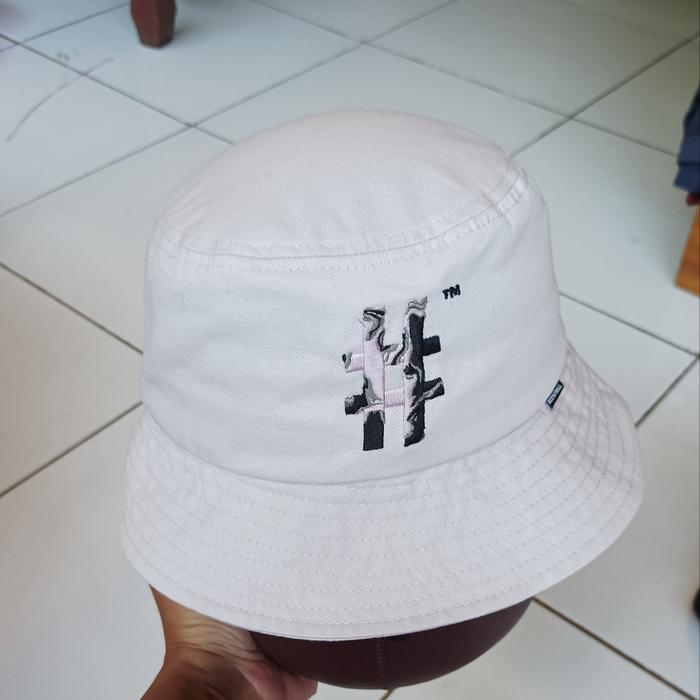 Gambar topi bucket beentrill second dari topi branded import 99 undefined Tokopedia