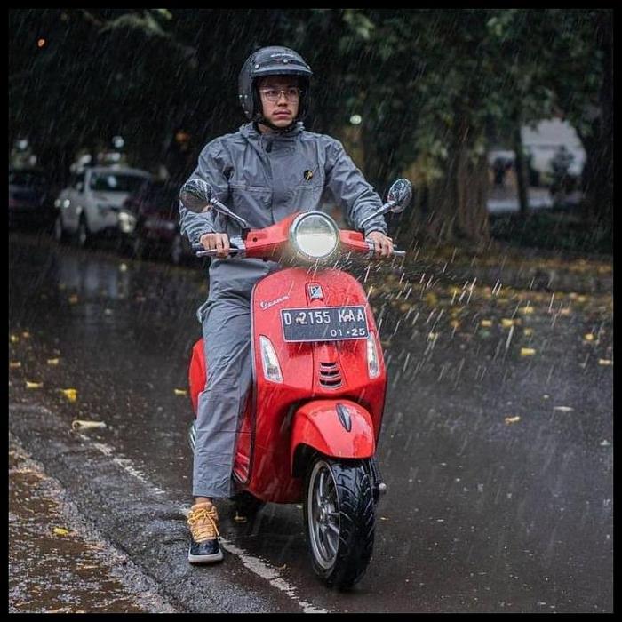 Gambar Terlaris Jas Hujan Tromax Waterproof Raincoat Mantel Hujan Riding Setara Eiger Good Quality - Abu-abu, M dari BHO KHONK undefined Tokopedia