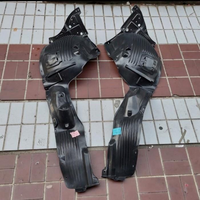 Gambar Liner Inner Fender Shield Depan Mitsubishi Xpander Expander Cross - KANAN (DRIVER) - KIRI dari Supar Trijaya Perkasa undefined Tokopedia