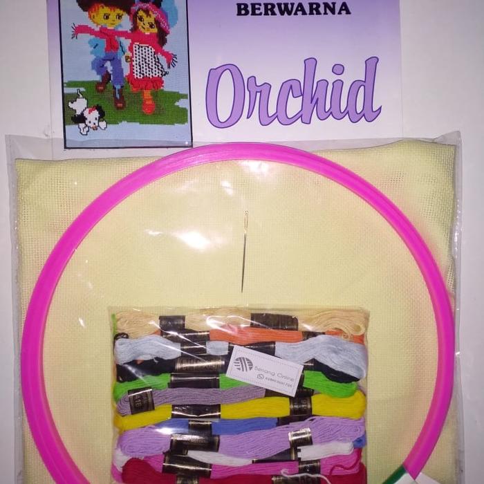 Gambar Set Sulam Strimin Pemidangan/Hoop Plastik Kayu dengan 12 Buah Benang Sulam dan Buku Kristik Murah Lengkap - PPSB25 dari Benangonline undefined Tokopedia