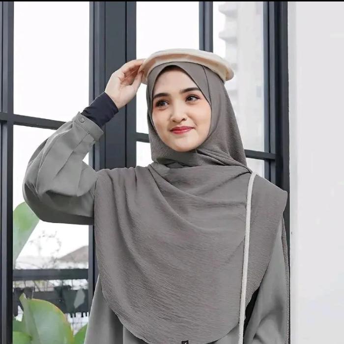 Gambar pashmina oval curve crinkle size L 170X85 Muslim Cantik Panjang Airflow - ABU SMOKE dari almiftahhijab undefined Tokopedia