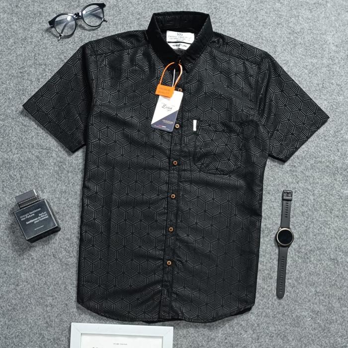 Gambar Kemeja Embos Sultan Lengan Pendek Pria Motif Hexagonal Hitam Putih navy - HITAM, M | MEDIUM dari DETAK ORIGINAL undefined Tokopedia