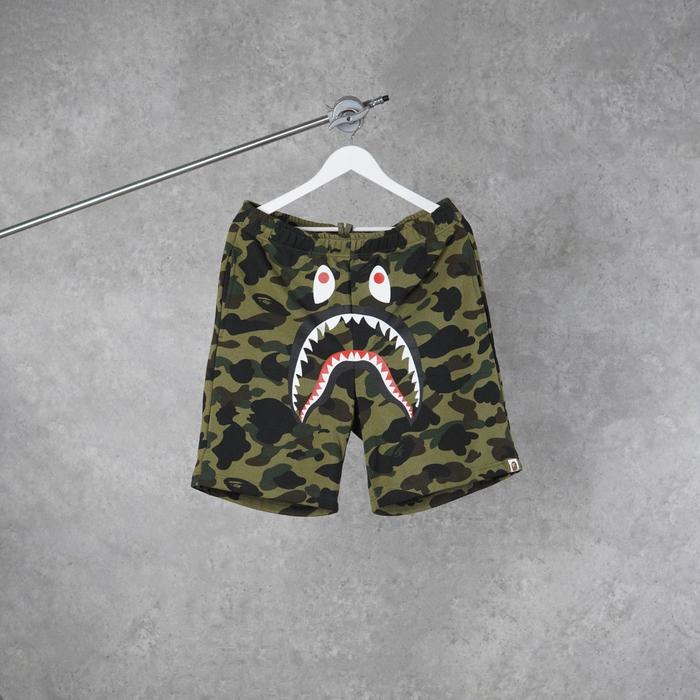 Gambar Celana BAPE SHARK 1ST CAMO GREEN SHORT PANTS 100% ORIGINAL - M dari HYPESNEAKER.IDN undefined Tokopedia