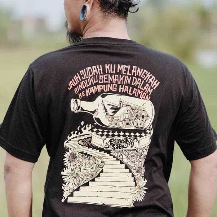 Gambar (COD) OFFICIAL MERCHANDISE - ENDANK SOEKAMTI - T SHIRT RINDU KAMPUNG HALAMAN - S - Black, S dari RIZKI GANDI MUTAKIM undefined Tokopedia
