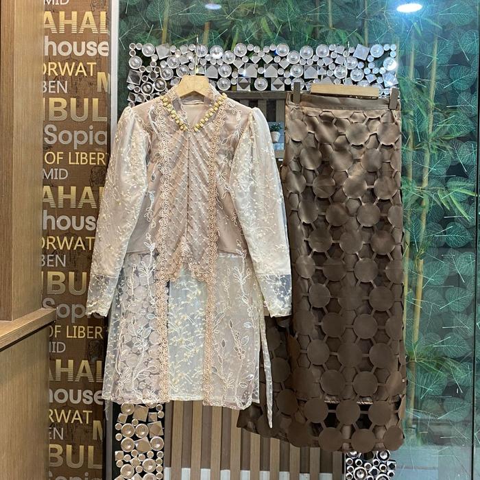 Gambar Set 2 in 1 Hazel by bombshellstores / set wanita / set 3 in 1 / ootd kondangan / set pakaian kekinian - EXPRESSO, XL dari bombshellstores undefined Tokopedia