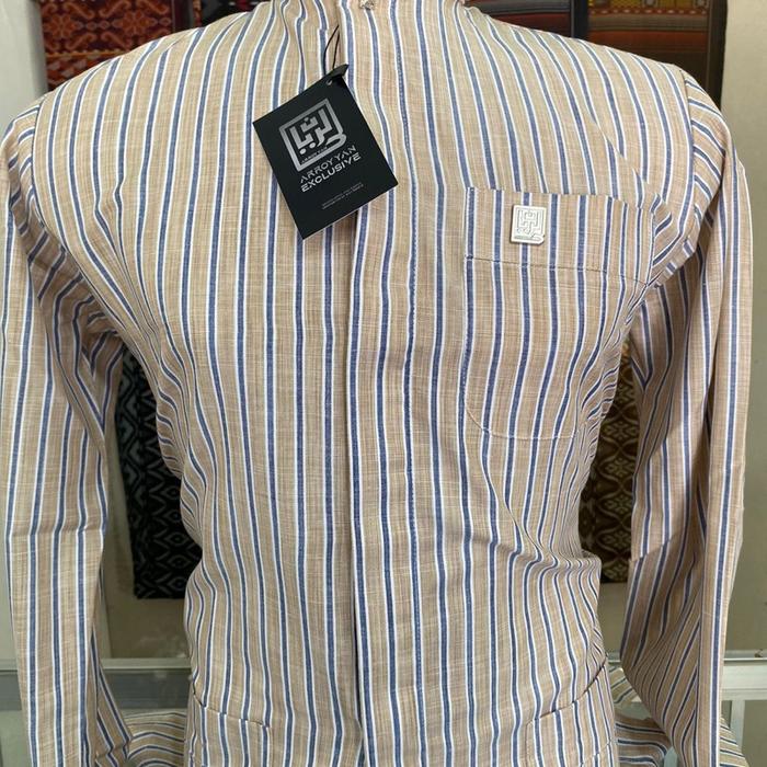 Gambar Baju Koko Salur Katun untuk Acara Formal dengan Motif Kekinian - Pria, Dewasa, Panjang, Atasan, Garis, Muslim, Kurta, Putih - Motif a, S dari Store.sya undefined 2 Tokopedia