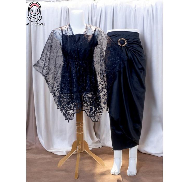 Gambar [PAKET 5IN1] Baju OneSet Kondangan Kekinian Kebaya Modern GHINA Outer Brukat Rok Lilit Satin Wisuda Setelan Pesta Lamaran Kimono Mewah kebaya graduation kelulusan - Hitam, Outer+Manset Saja, M dari Toko Ayuk Comel undefined Tokopedia