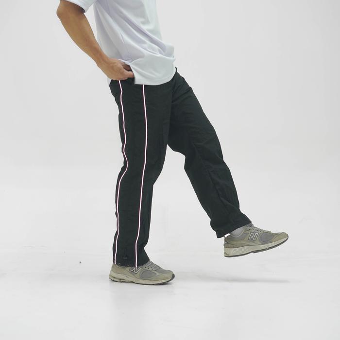 Gambar BAPIN Track Pants Parachute Darktone Straight Line Loose Fit - Celana Parasut Panjang Pria Ringan - Black Straight Line , S (27-28) dari Bapinstore_NEW undefined Tokopedia