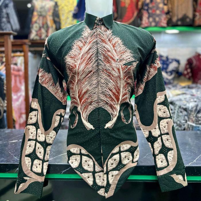 Gambar Kemeja batik Tangan panjang Motif HIJAU BOTOL  Baju Kain Katun Nyaman BY BATIKRAMA Pria Atasan Merah Daun - M dari BATIK RAMA undefined Tokopedia