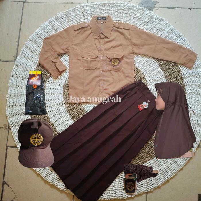 Gambar Setelan Seragam Sekolah Pramuka Penggalang SD Anak Perempuan Baju Pramuka Lengan Panjang Rok Rempel Coklat Panjang Fashion Pakaian - Set Hijab + Topi, 8 tahun dari jaya anugrah1_NEW undefined Tokopedia