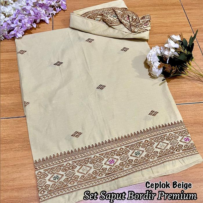 Gambar saput udeng bordir pria dewasa terdiri dari saput dan udeng setengah jadi motif songket BALI terbaru - beige dari goodnitoko undefined Tokopedia