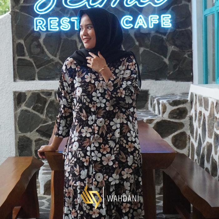 Gambar Oneset - Oneset Rayon Premium - setelan celana kulot cutbray - Setelan Kekinian terbaru Formal Baju Atasan Muslim Nyaman Lembut Wanita Gamis Panjang Motif Karet Dress Casual Remaja Dewasa Simple satu set outfit Fashion - NATASHA H 1 dari WahdaniOfficialShop undefined Tokopedia