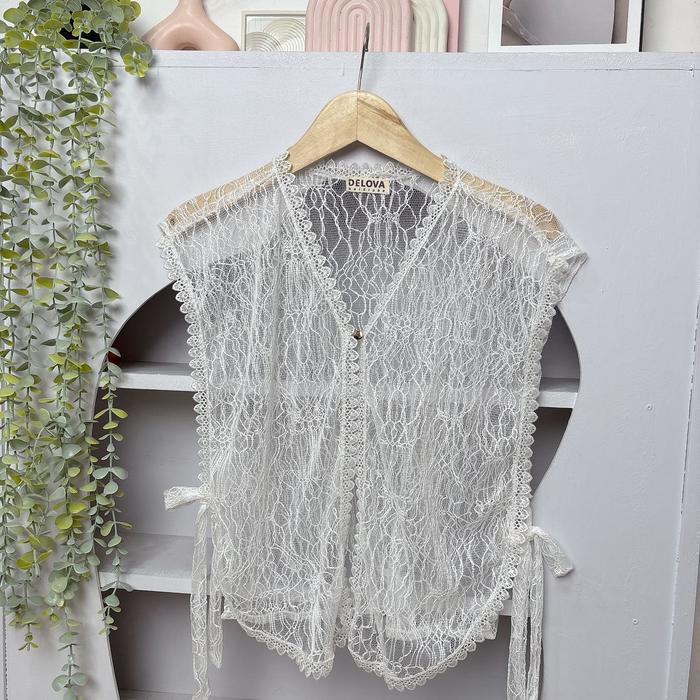 Gambar Delova Wardrobe - VEST CANTILY Prada Cantily Brukat Vintage Bordir Stylish | Outfit Atasan Wanita Outer Rompi Vest Tali Renda Luaran Baju Pakaian Tulle Lace Premium Tile Chantily Brokat untuk Lebaran Raya Kebaya Kondangan Kekinian Simple Look Fashion - Cantily Putih, Vest Cantily dari Delova Wardrobe undefined Tokopedia