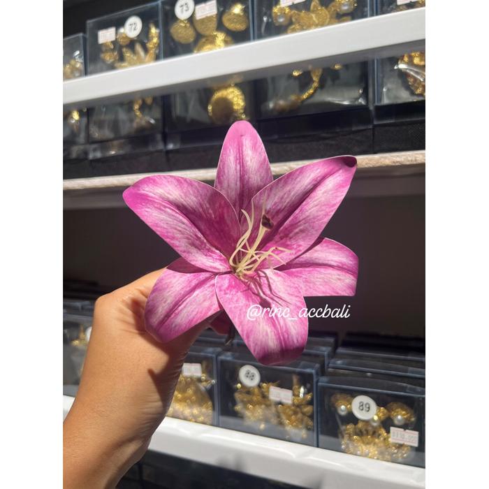 Gambar NEW!! READY!! RINC - Jempong Bunga Lily Premium / Semanggi Lily / Cucuk Bunga Lily / Bunga Sanggul Hairdo / hiasan rambut / bahan Latex anti air tebal besar kokoh / premium quality / best seller / hairdo sanggul bali modern BEST SELLER!! - Pastel - Pink dari Store Bloome undefined 5 Tokopedia