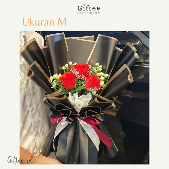 Gambar FLOWER BOUQUET AURORA MEDIUM BUKET BUNGA MAWAR ROSE BOUQET BUCKET FLOWERS ARTIFICIAL PALSU BUATAN AWET HAMPERS KADO HADIAH GIFT BOX WANITA CEWEK PACAR BUKET ULTAH ULANG TAHUN BIRTHDAY GRADUATION BUKET WISUDA BY QUEENDAY - M, PINK dari Giftee.id undefined Tokopedia