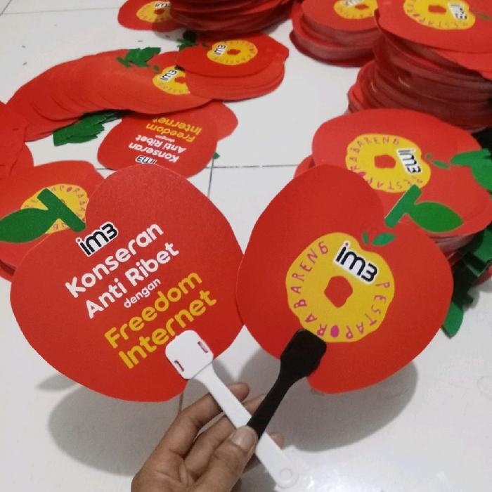 Gambar kipas custom kipas tangan PVC/PPC custom #Bahan PVC/PPC # dari ikmaliyahprinting undefined Tokopedia