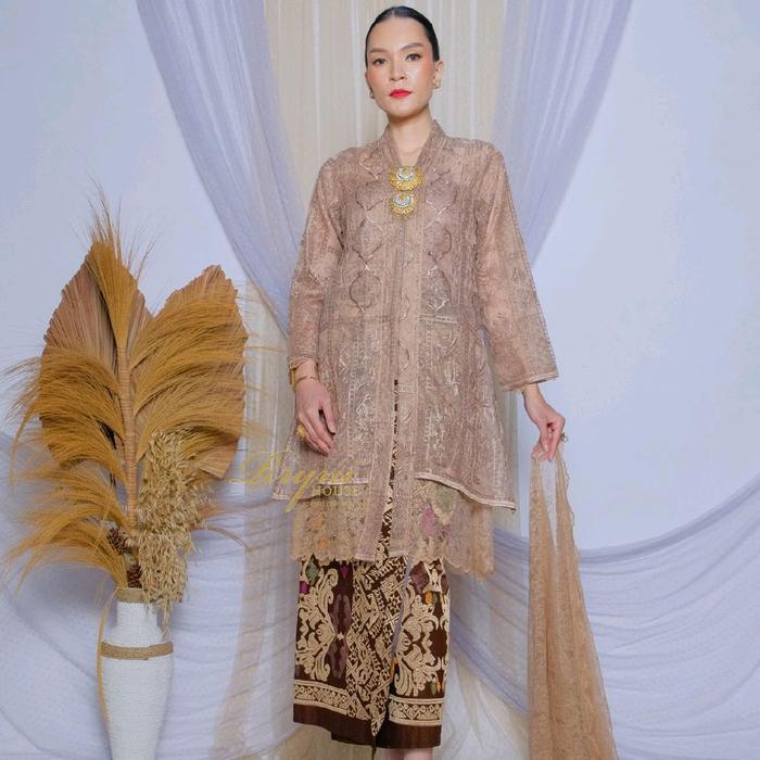 Gambar Indira Kebaya lace bordir & tulle dot ( kebaya saja) Baju Wanita Atasan - Moka, No 1 dari Rrynihouse undefined Tokopedia