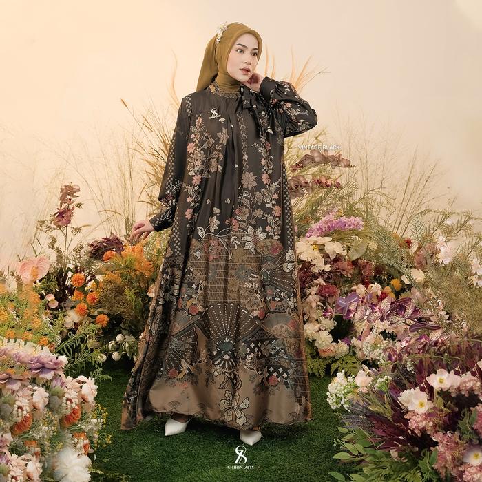 Gambar Shirin Zein - Gamis Lebaran Terbaru 2026 Bahan Silk Premium Mewah Elengan - Vintage Black, S dari Shirin Zein Store Kab. Pati Tokopedia