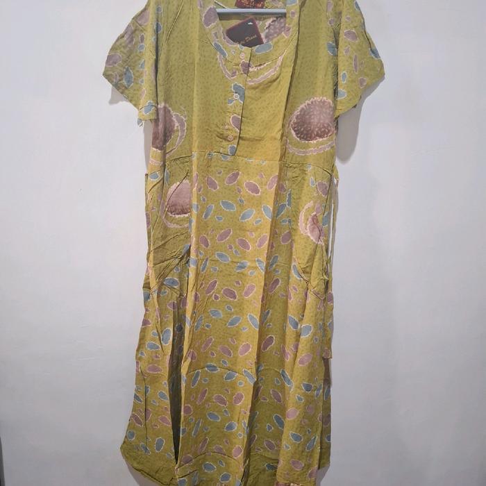 Gambar Daster Pekalongan Asli merk Putri diana bahan lembut dingin dan tidak terawang - hijau daun kering, all size dari inaattamimi undefined Tokopedia