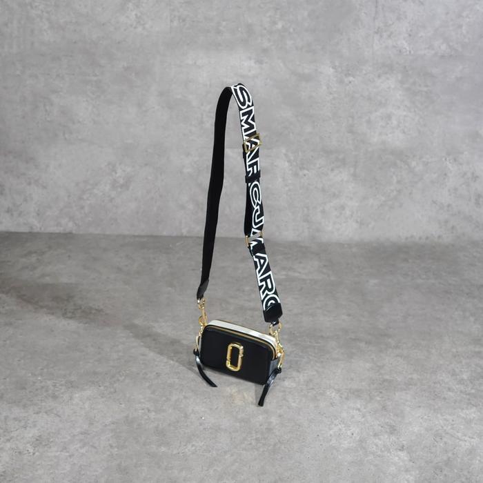 Gambar Tas MARC JACOBS SNAPSHOT WHITE BLACK CAMERA BAG 100% ORIGINAL - 18X10X6CM dari HYPESNEAKER.IDN undefined Tokopedia