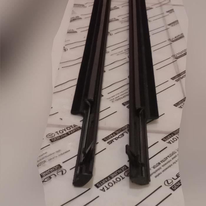 Gambar weather strip karet pelipit kaca pintu vios gen 3 original set - tengah kiri dari mingguk shop02 undefined Tokopedia