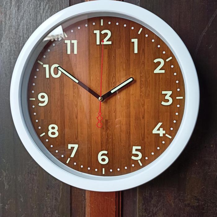 Gambar Jam dinding motif kayu glow in the dark sweep detik halus bisa custom - Putih, mesin standar dari Radiance custom undefined Tokopedia