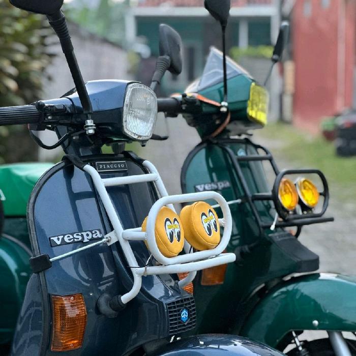 Gambar Frontrack rak depan vespa model Foglamp Lampu sorot bilet Premium Tebal Hitam & Putih Coating Detail original import cocok untuk semua jenis vespa Clasik super sprint vbb px excel pts dsb Rak saja boleh. Lampu saja boleh set lebih cakep.     Bagus murah g - Rak sj htm dari Askipan Motopart vespa undefined Tokopedia