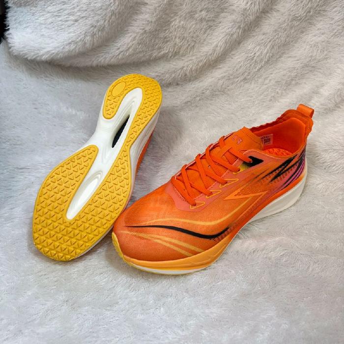 Gambar SEPATU RUNNING PLAT CARBON EMPUK RINGAN - ORENS, 44 dari sepatu serba indah undefined Tokopedia