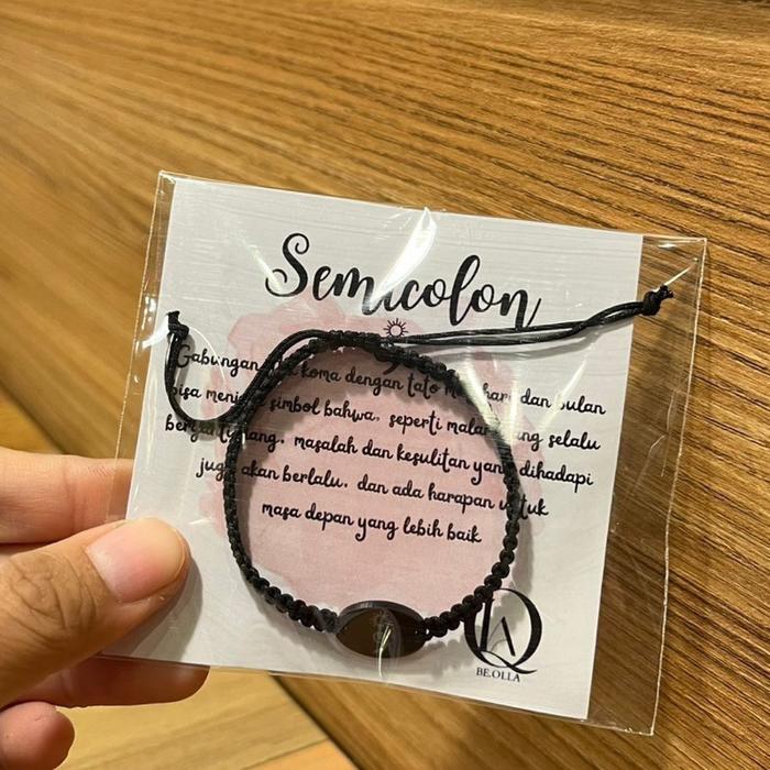 Gambar Gelang Trauma Kesehatan Mental Semicolon, Butterfly, Safety Pin, Razor Blade Mental Mealth Be.Olla - Semicolon hitam ( Be.Olla ) dari Craftbyyoo undefined Tokopedia