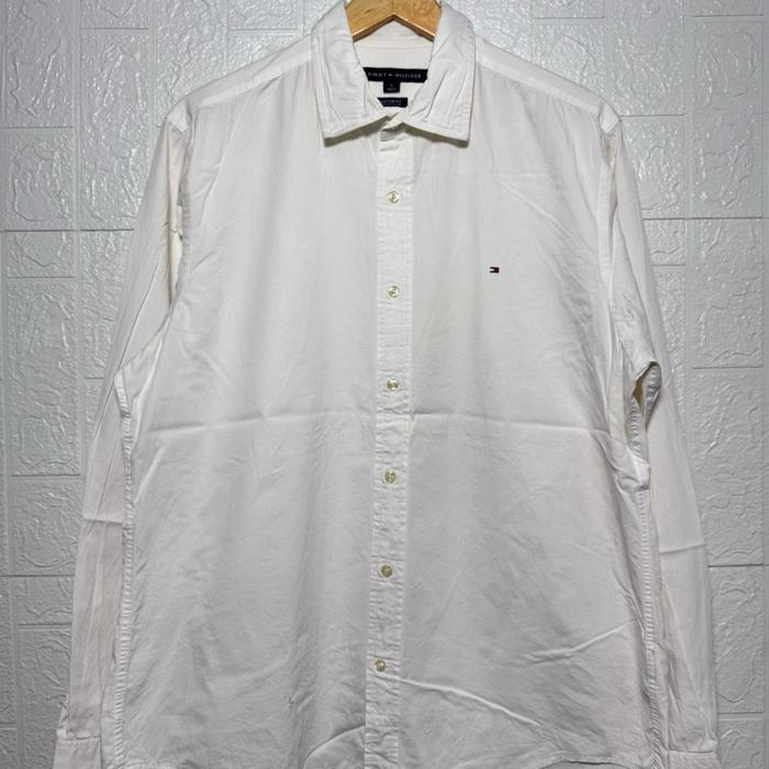 Gambar kemeja tommy hilfiger/casual shirt/kemeja putih/kemeja branded/second thrift/size besar dari yullsthrift shop undefined Tokopedia