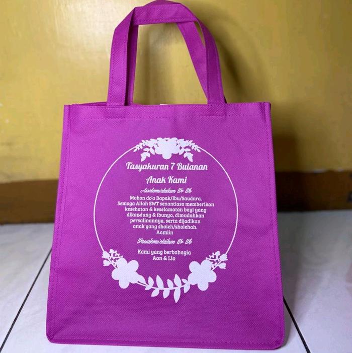 Gambar Tas Nasi Kotak Spunbond 22x22x25 - 50 Pcs - Tas Souvenir Pernikahan Ulang Tahun Wisuda dan Mengenang 1000 Hari - Tebal 75 Gram - Kain Kuat dan Tahan Lama - Desain Simpel Menarik - Ideal untuk Souvenir dan Snack - Sablon 1 Sisi - Cocok untuk Berbagai Acara - -, - dari Tas rizky souvenir_NEW undefined Tokopedia