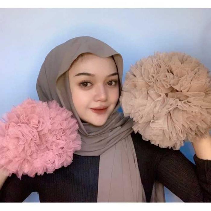 Gambar Scrunchie Hijab Jumbo Bahan Tile Cepol Ikat Rambut Premium - scrunchie tile jumbo, hitam dari Nazyaa store undefined Tokopedia