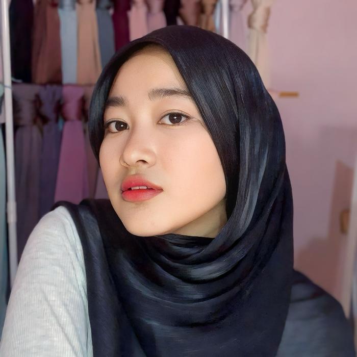 Gambar Pashmina Shimmer Silk Yoryu / harga grosir / tanpa label / yoryu Shimmer Santai Santai Santai - Hitam, shimmer 180x75cm dari T.R Hijab Collection_NEW undefined Tokopedia