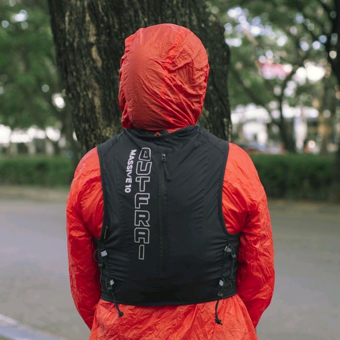 Gambar Vest Trail Running Vest Rompi Hydropack Tas Sepeda Tas Running Ultralight Outfrai Seri Massive - Hitam Massive, M dari Outfrai. id undefined Tokopedia