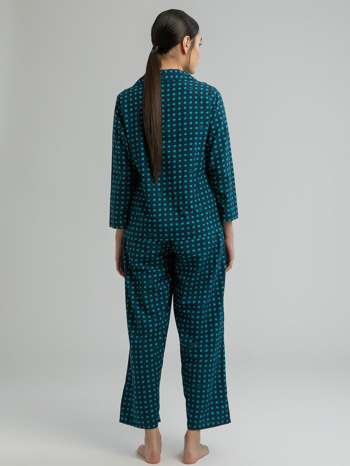 Gambar Piyama Set Wanita Lengan Panjang Katun Ecovero | SARE studio Sleepwear JAMBU Set in Tosca Dadu - XL dari SARE Studio Shop undefined Tokopedia