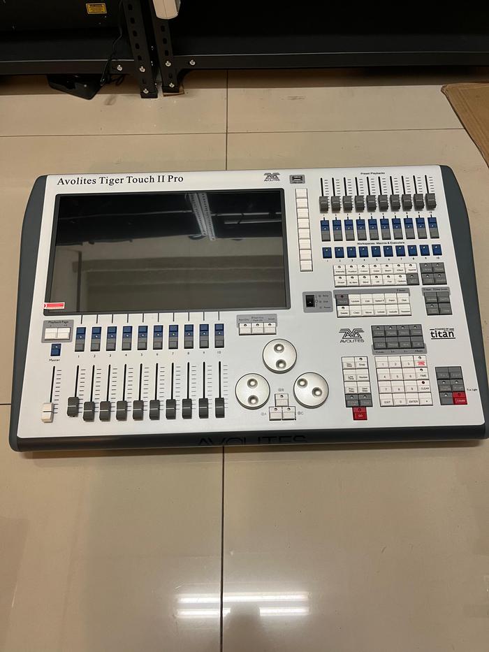 Gambar Avolites tiger touch II pro versi 16.0 Titan Mixer dmx lighting dari @audiolighting.glodok undefined Tokopedia