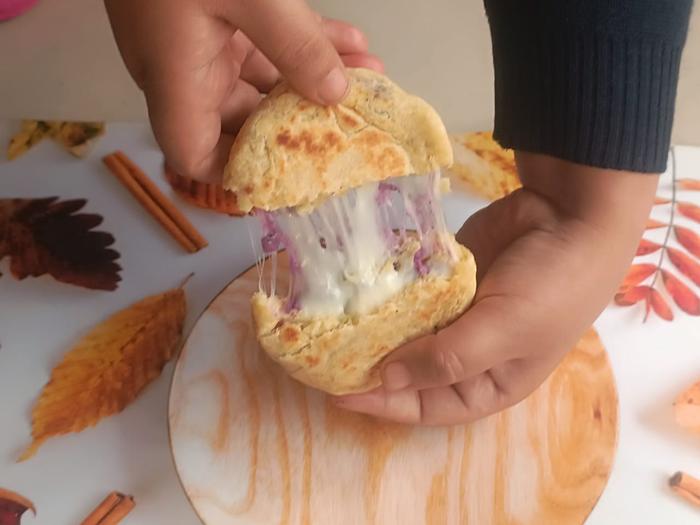 Gambar Korean Potato Cheese Bread Ubi Ungu Full Mozarella Lumer dari Mr2.ID undefined Tokopedia