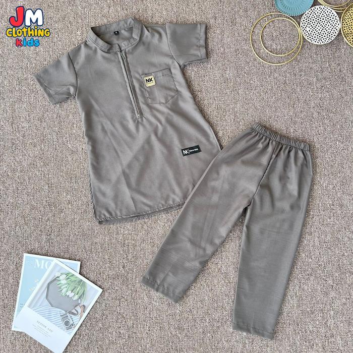 Gambar JM Kids - Setelan Koko Jubah Anak Laki Laki / Setelan Koko Lengan Pendek Celana Panjang Usia 1-8 Tahun / Setelan Baju Anak Laki Laki Model Gamis - GREY, S dari JM Clothing Kids undefined Tokopedia