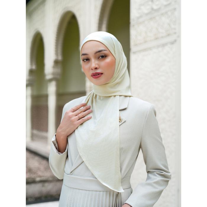 Gambar Heaven Lights - Hana Tencel Instan - Pashmina Instan Polos - Ivory dari Heaven Lights Official undefined Tokopedia