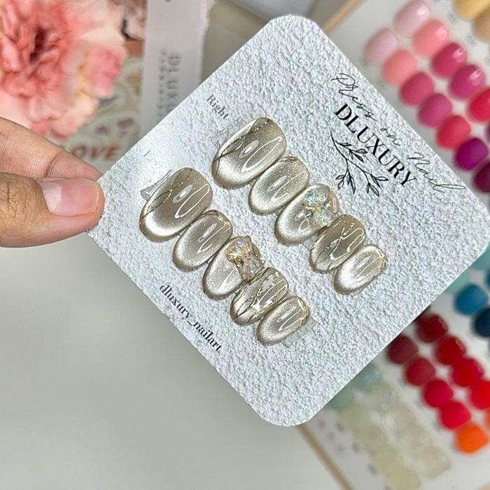 Gambar Press on nail Lousie Soft nude Cateye ||Pita & Chrome - Soft nude, Custom size, Oval dari Dluxurynailss undefined Tokopedia
