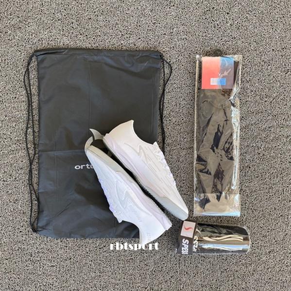 Gambar Sepatu Futsal harga promo sepatu ortuseigh volvo model terbaru sepatu  futsal ortus  eight sepatu  futsal ortuseight set  futsal sepatu futsal bunyi cit cit  karet - Futsal LS Silver Pk4, 42 dari Robertsport354_NEW undefined Tokopedia