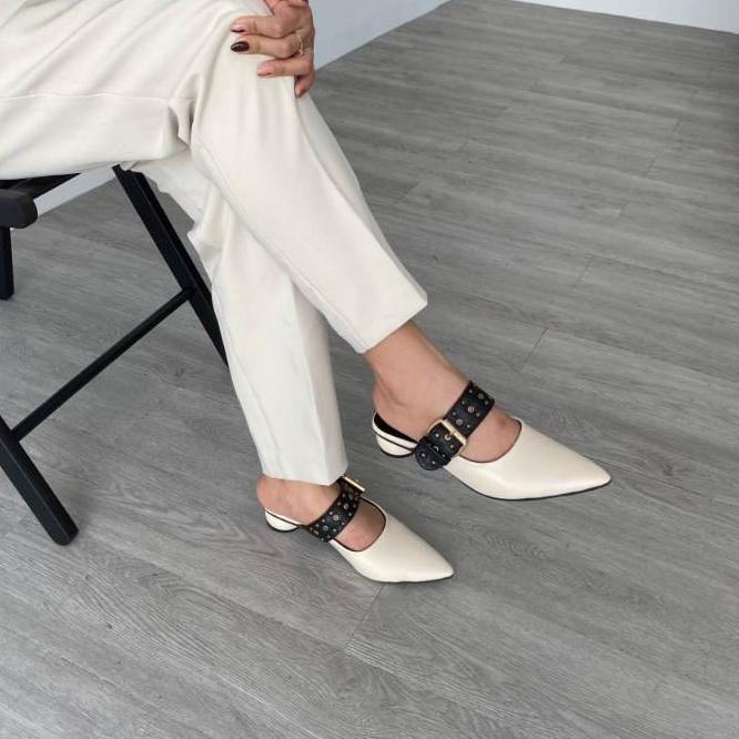 Gambar LAMELIKA - Freya Flat Shoes Sandal Empuk Korean Style Slip On Wanita Elegan Buat Pesta Kondangan Heels 3Cm - Vanilla, 36 dari Lamelika undefined Tokopedia